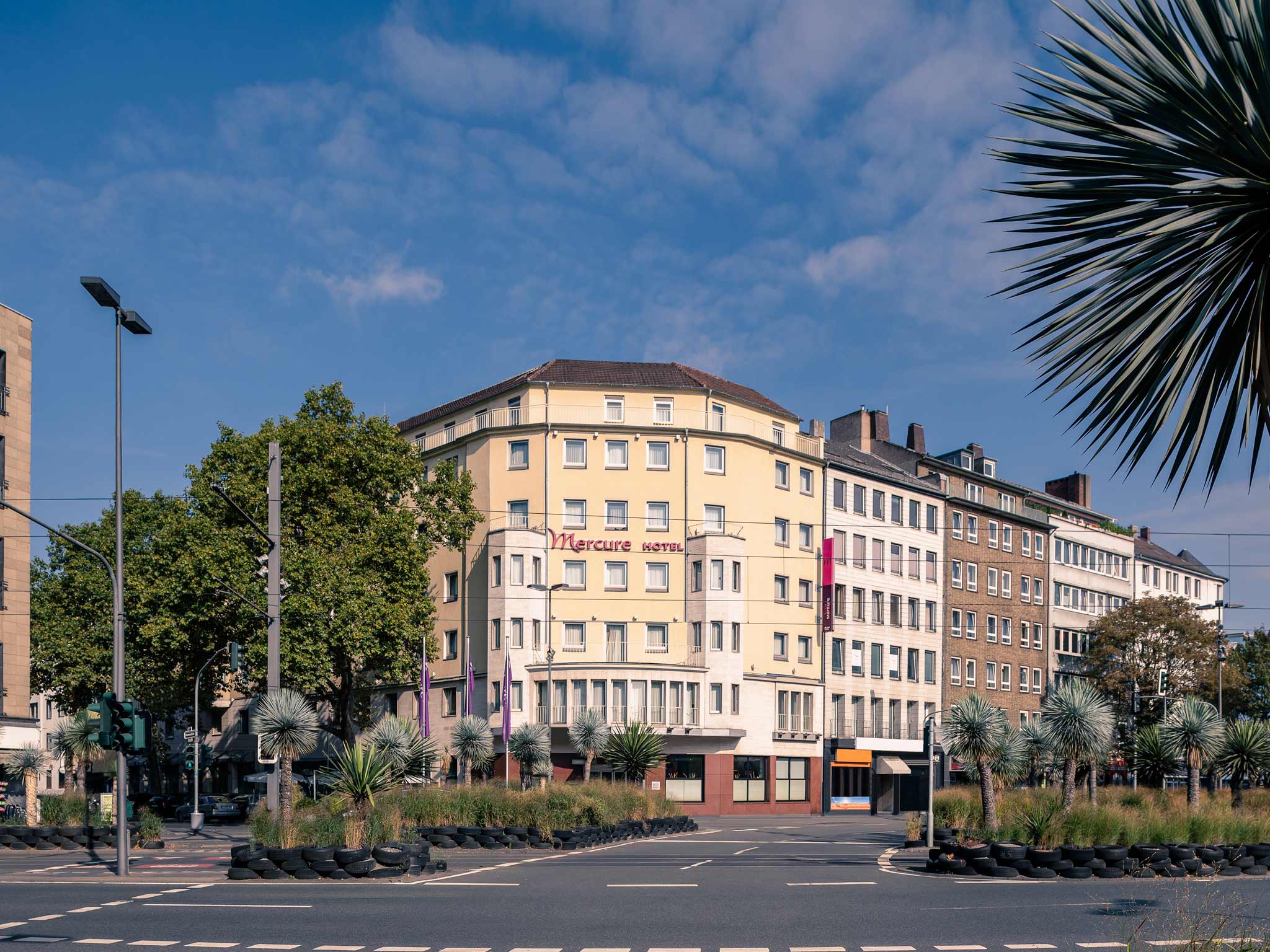 Mercure Dusseldorf City Center-Hotel spolja.jpg