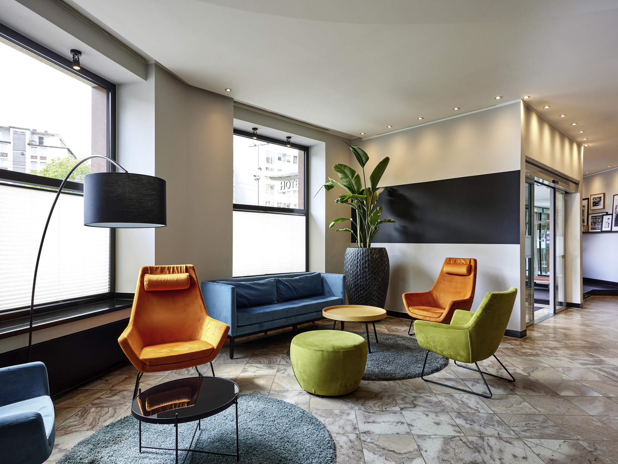 Mercure Dusseldorf City Center-Lobby.jpg