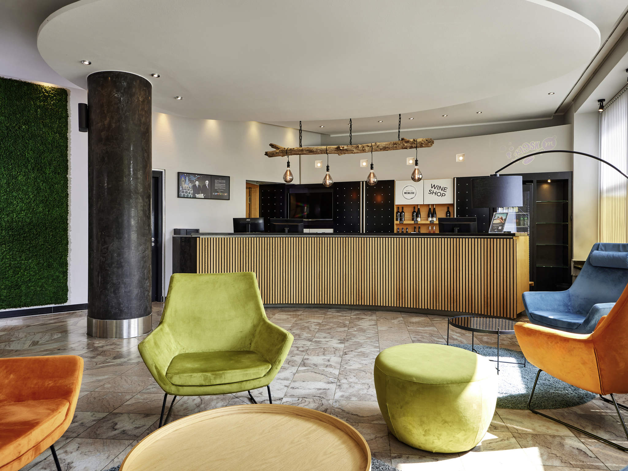 Mercure Dusseldorf City Center-Recepcija.jpg