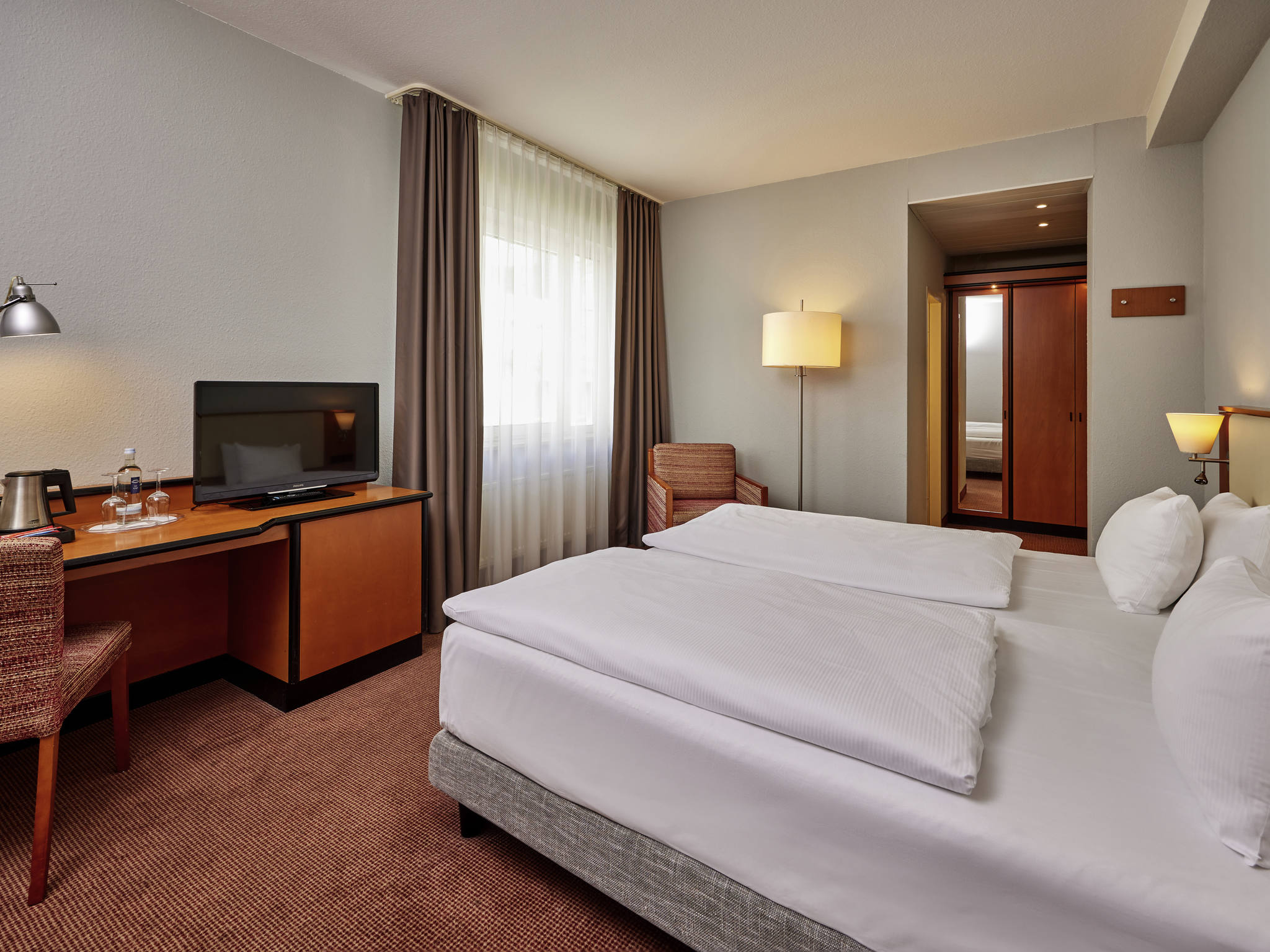 Mercure Dusseldorf City Center-Standardna soba.jpg