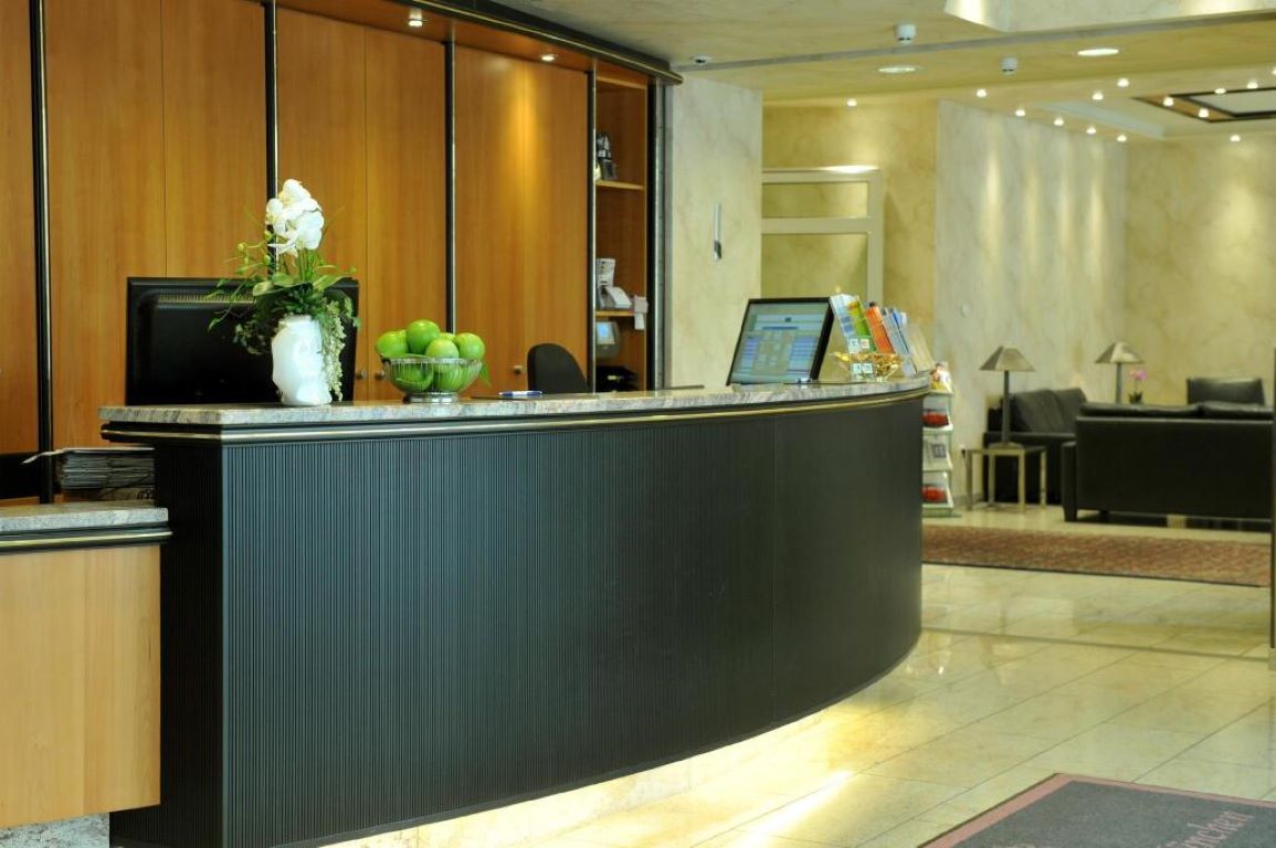 Stadt Munchen Hotel-Recepcija.jpg