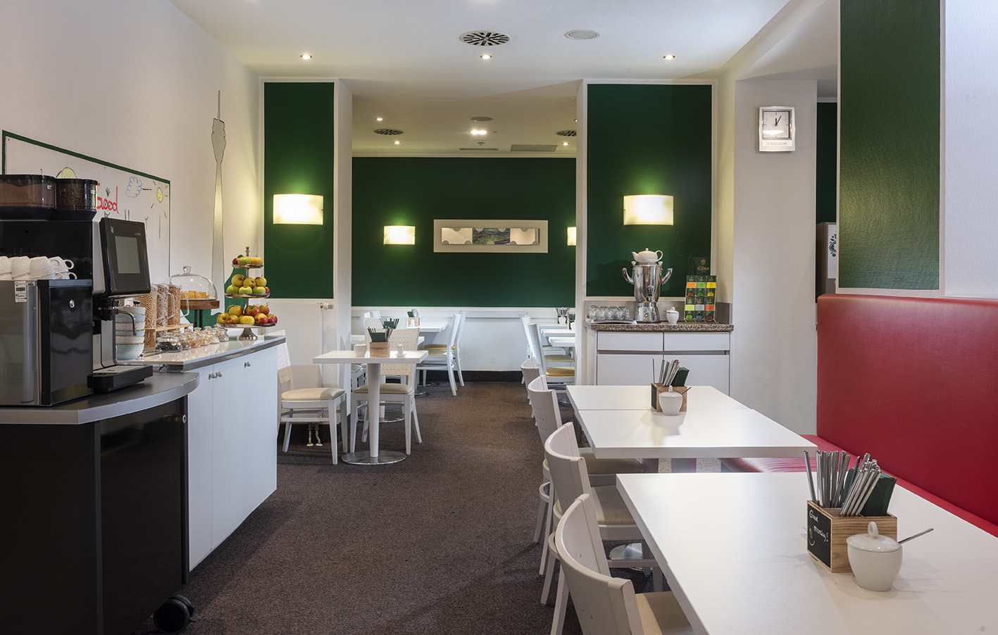 Wyndham Garden Dusseldorf City Centre Konigsallee-Restoran.jpg