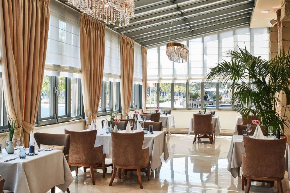 Steigenberger Icon Parkhotel Dusseldorf-Restoran.jpg