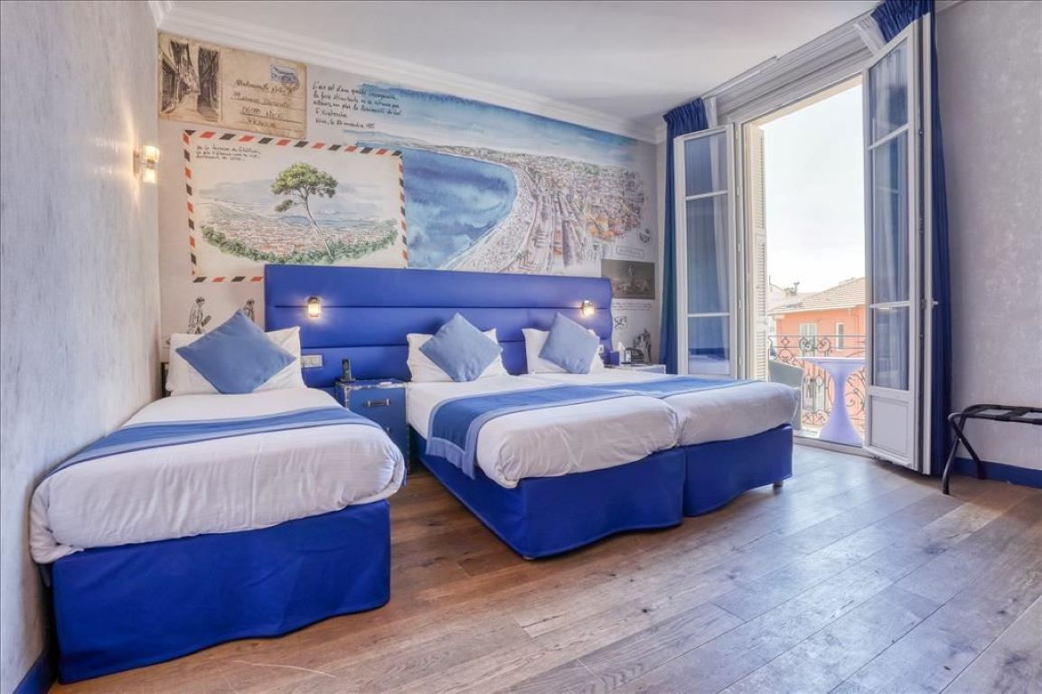 Hotel Excelsior by HappyCulture-Deluxe junior suite.jpg