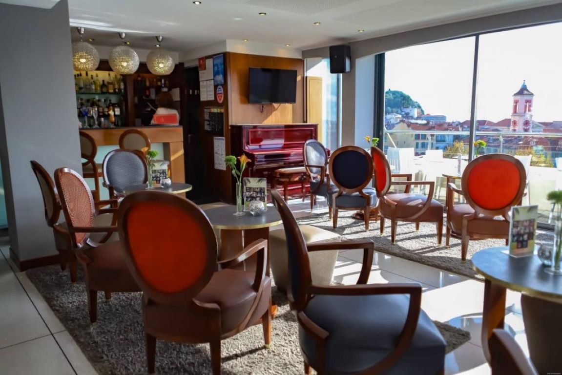 Hotel Aston La Scala-Bar na krovu.jpg