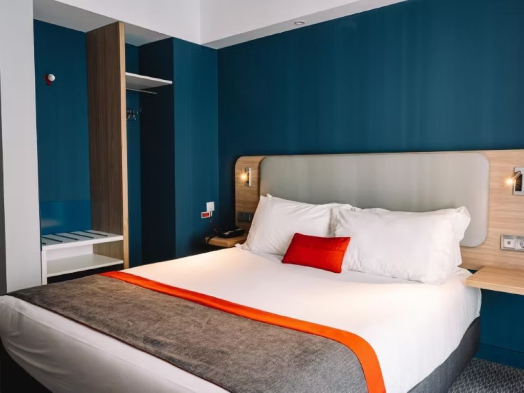 Holiday Inn Express Porto City Center-Standardna soba.jpg