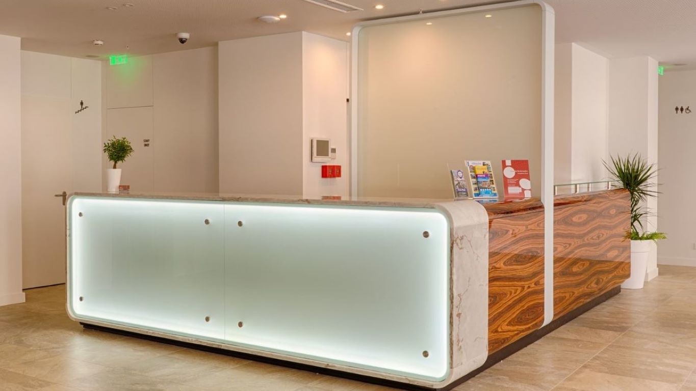 Premium Porto Downtown Hotel-Recepcija.jpg