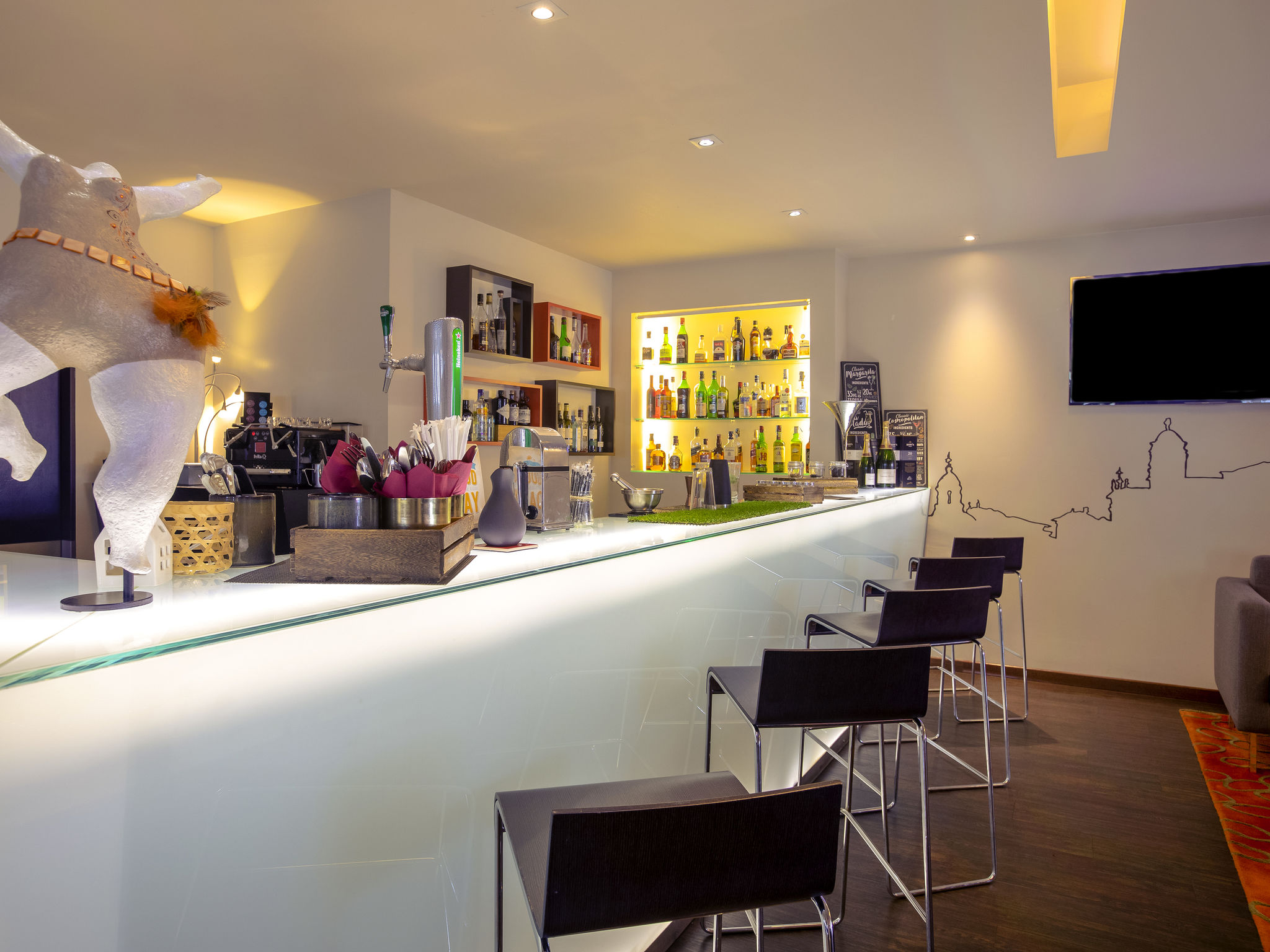 Mercure Porto Centro Santa Catarina-Bar.jpg