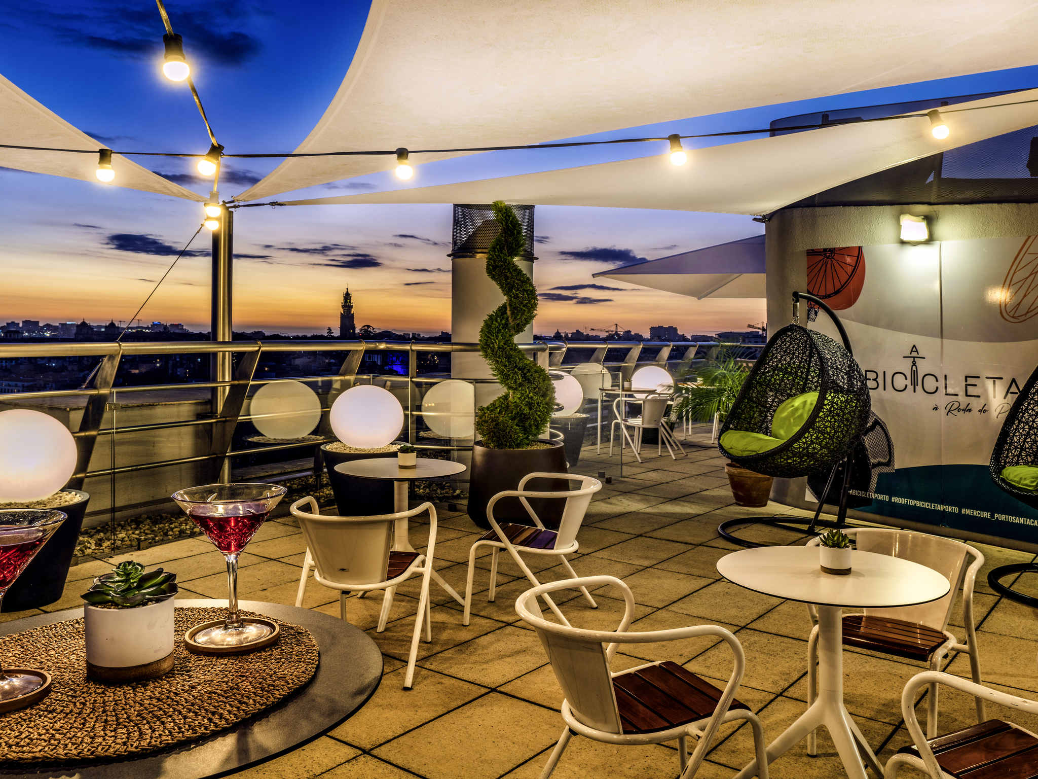 Mercure Porto Centro Santa Catarina-Terasa bara.jpg
