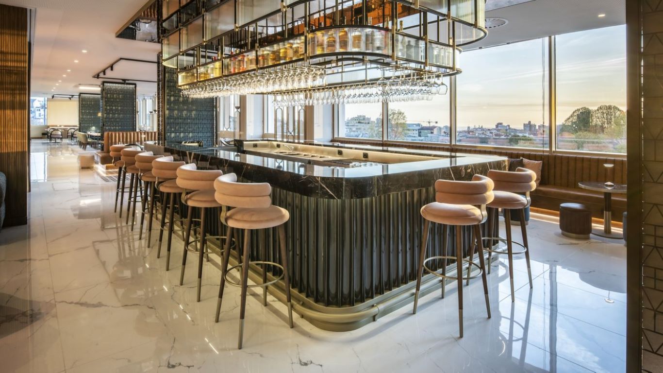 Hotel Renaissance Porto Lapa-Bar.jpg