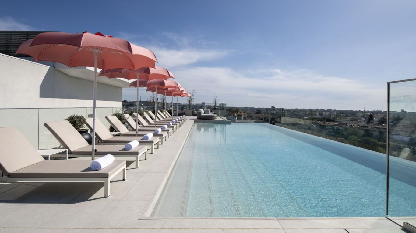 Hotel Renaissance Porto Lapa-Bazen.jpg