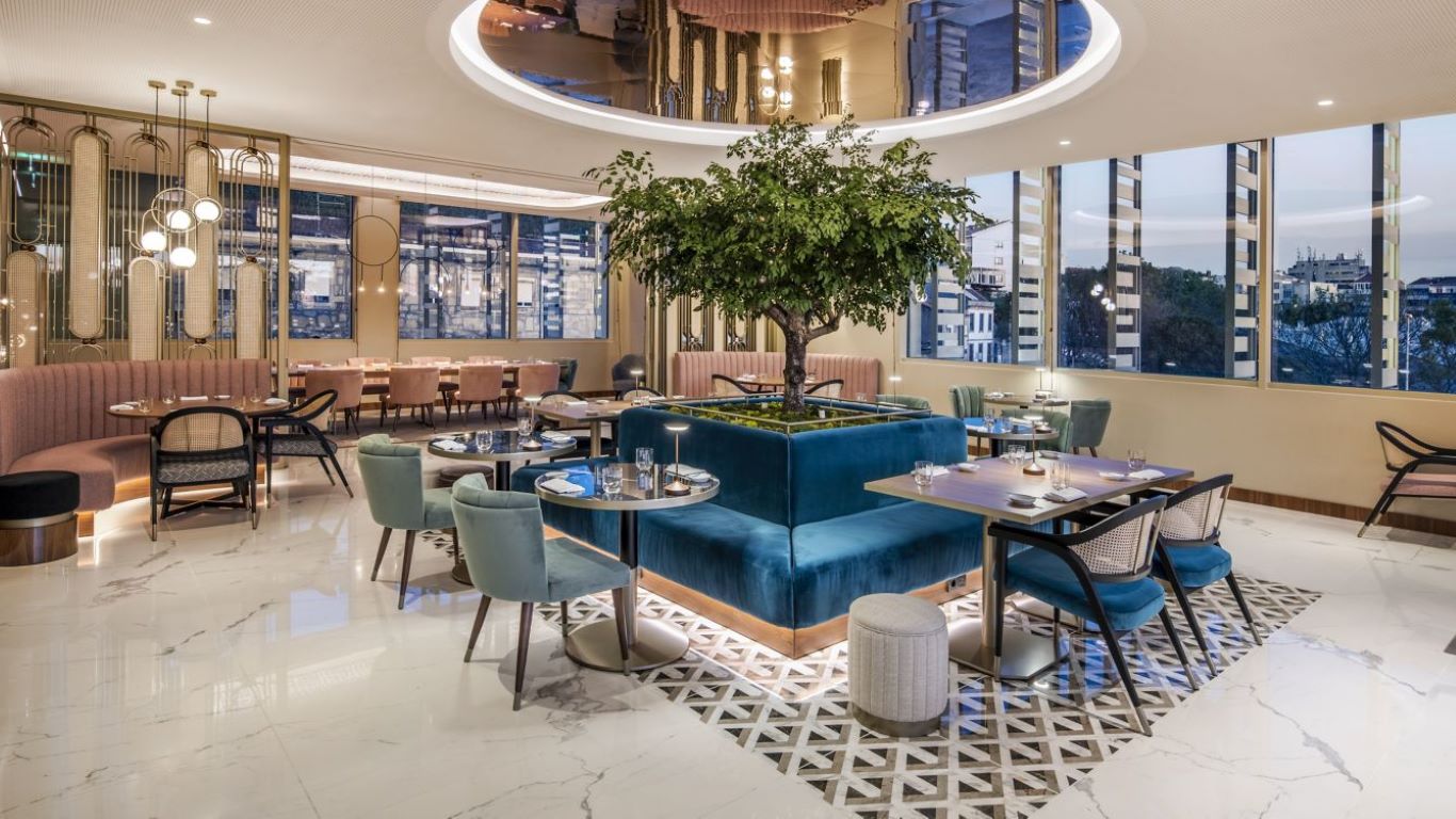 Hotel Renaissance Porto Lapa-Restoran.jpg