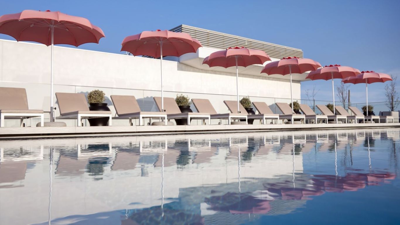 Renaissance Porto Lapa Hotel-Oblast oko bazena.jpg
