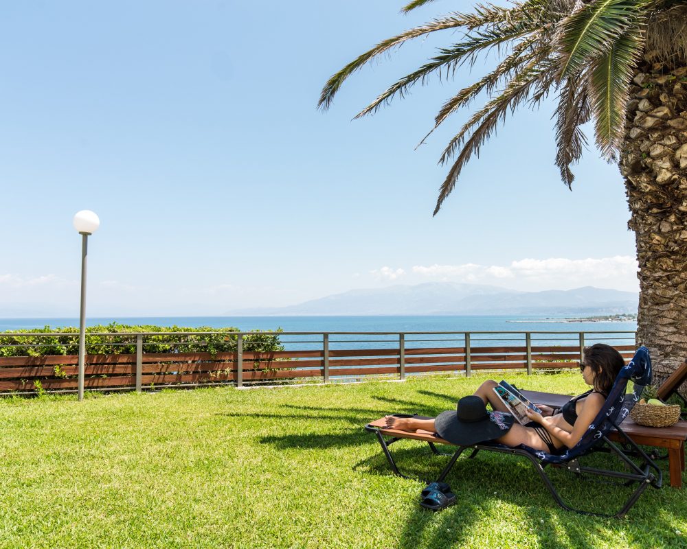 Niforeika Beach hotel basta.jpg