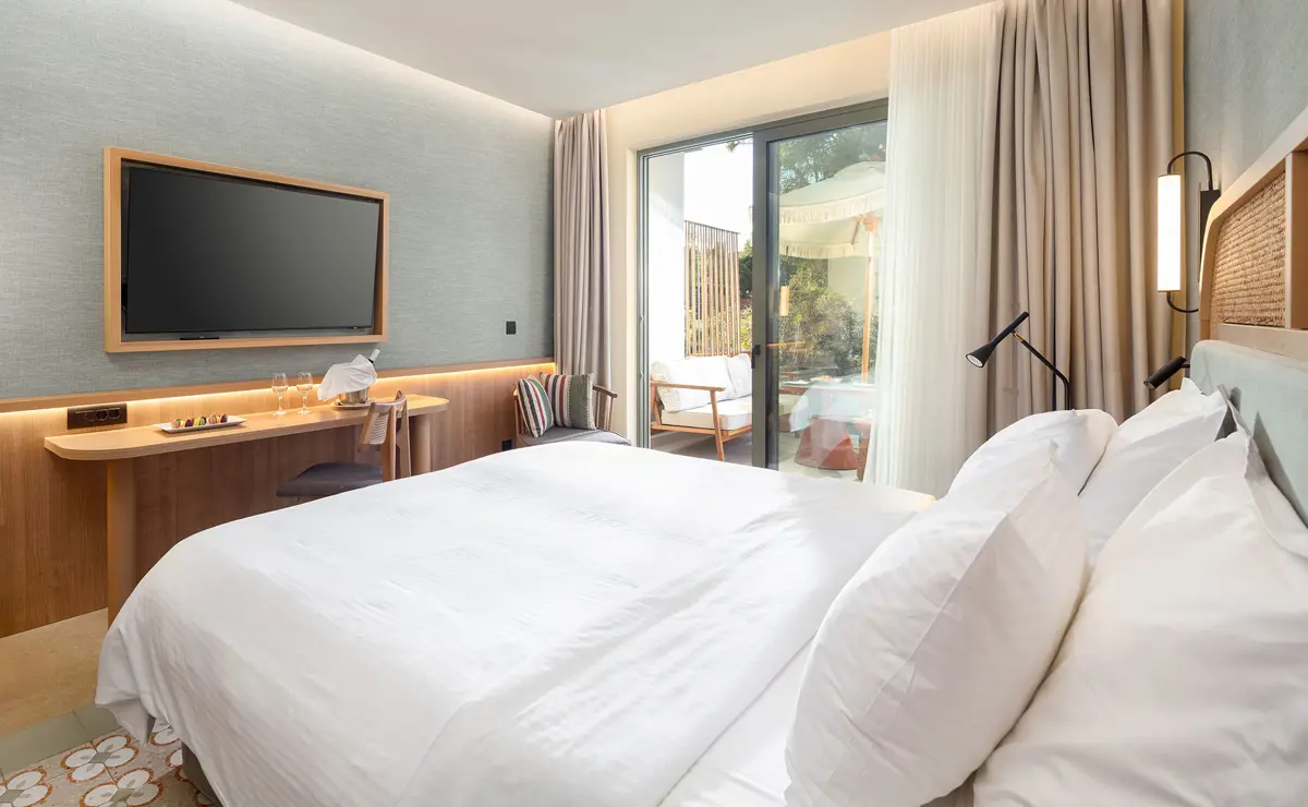 deluxe double room private pool