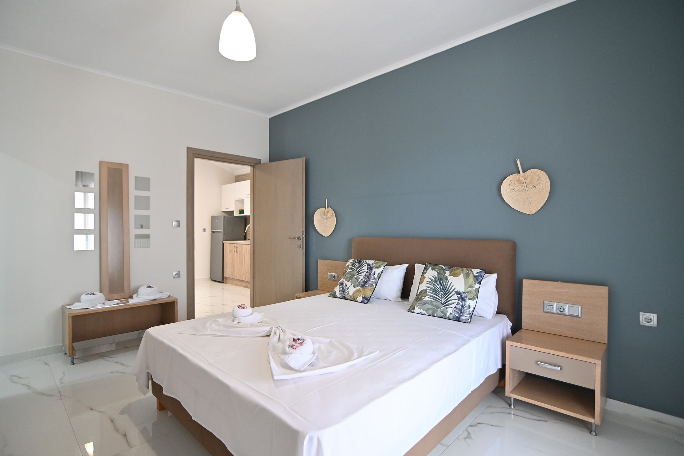 deluxe junior suite bedroom2