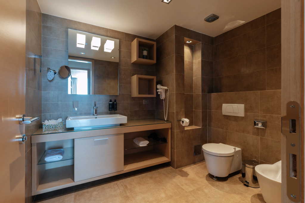 Tiara Holidays - Eurostars Queen of Montenegro - Deluxe Double Room with Balcony - bathroom