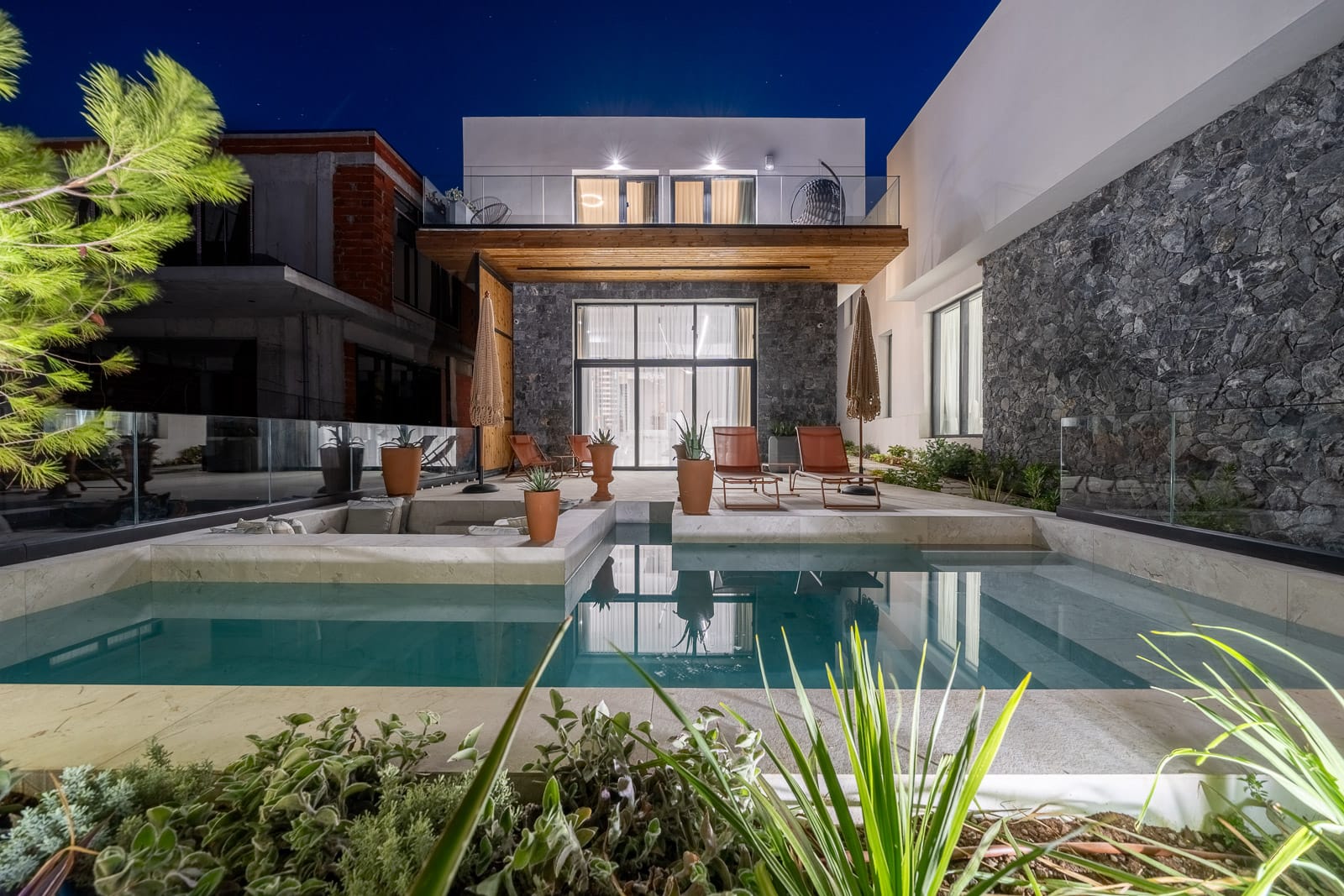 Tiara Holidays - Alicanto Luxury Villas