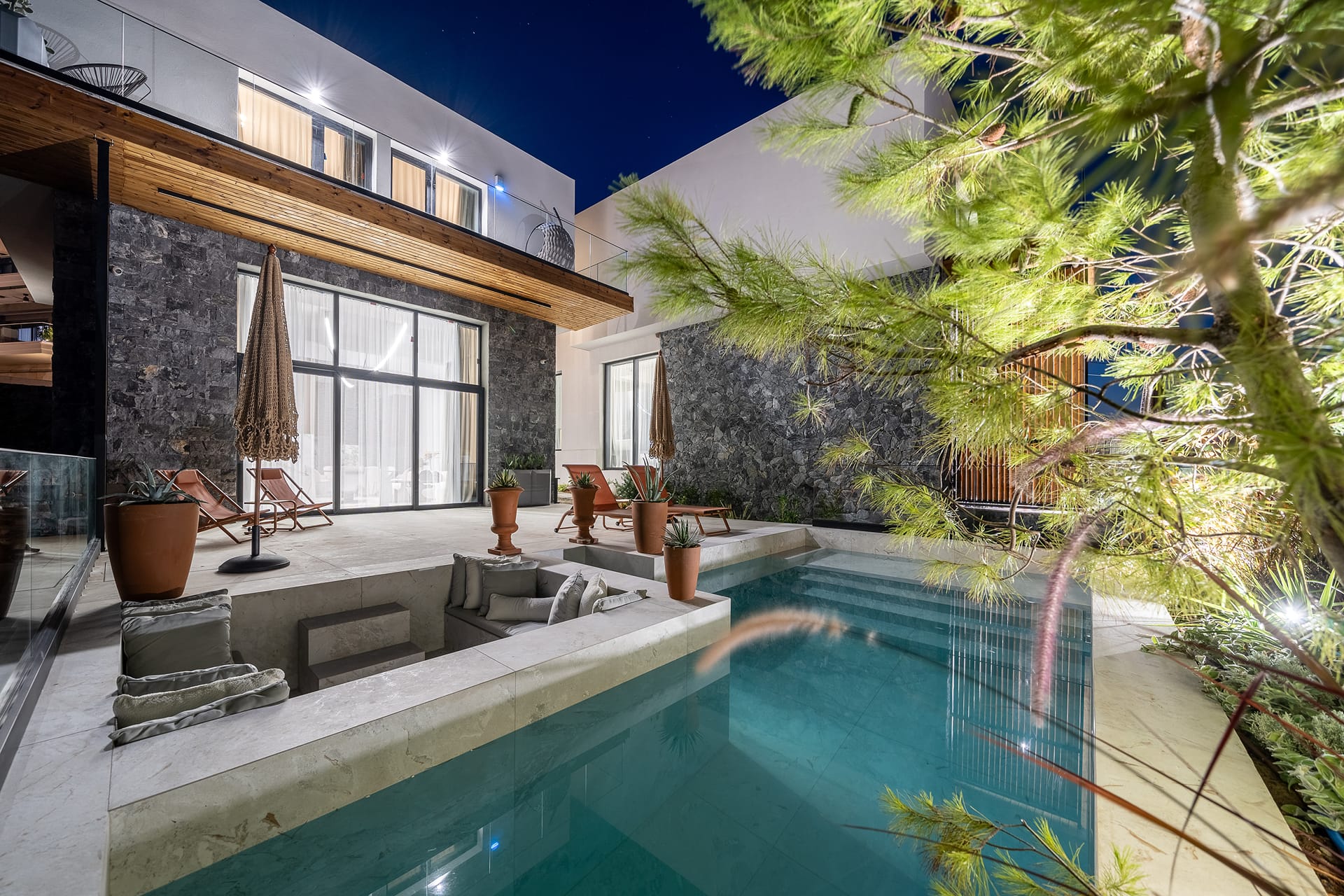 Tiara Holidays - Alicanto Luxury Villas - exterior