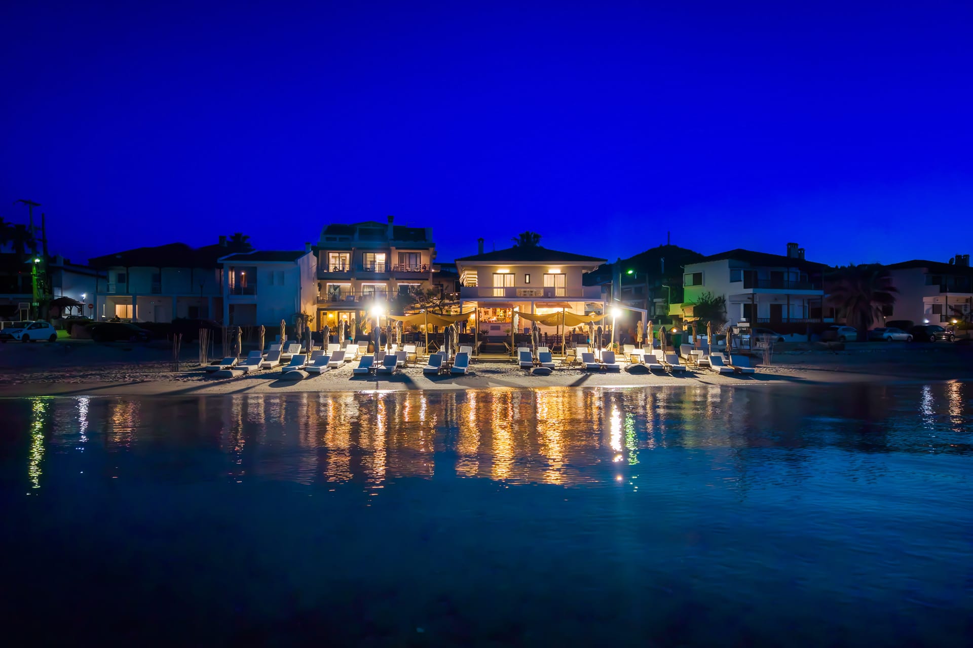 Adriana Beach noćni izgled