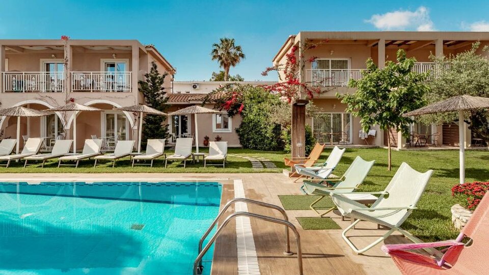 Aeolos Boutique Hotel & Suites dvorište