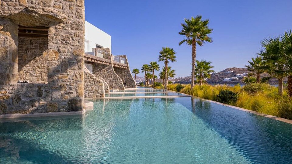 Aeonic Suites and Spa izgled bazena