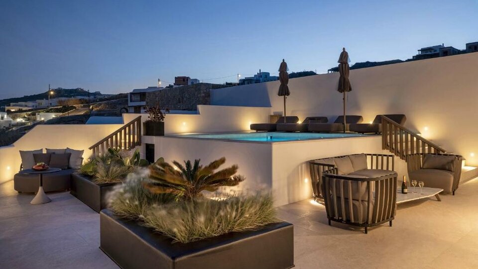 Aeonic Suites and Spa spolja