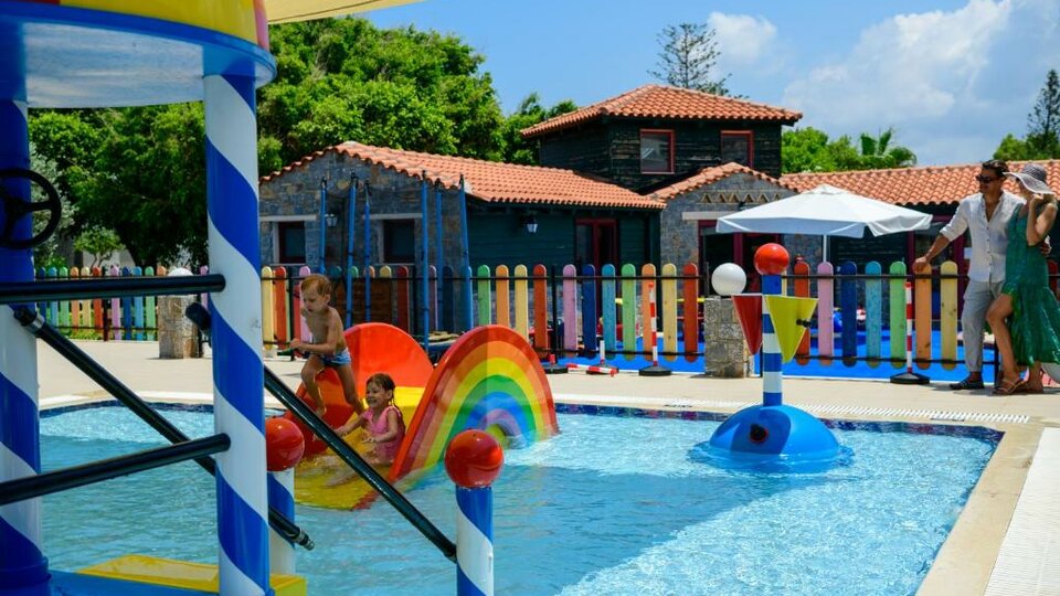 Alexander Beach Hotel&Village Resort dečiji bazen
