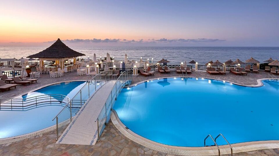 Alexander Beach Hotel&Village Resort bazeni