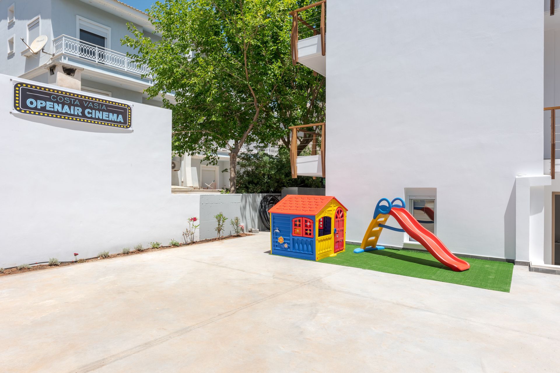 COSTA VASIA Suites & Apartments