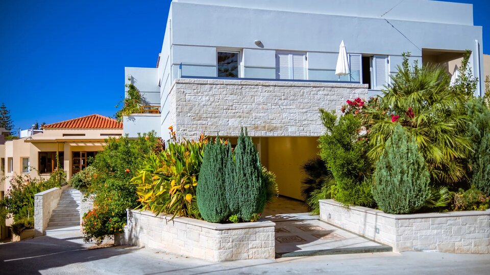 Anais Collection Hotel & Suites dvorište