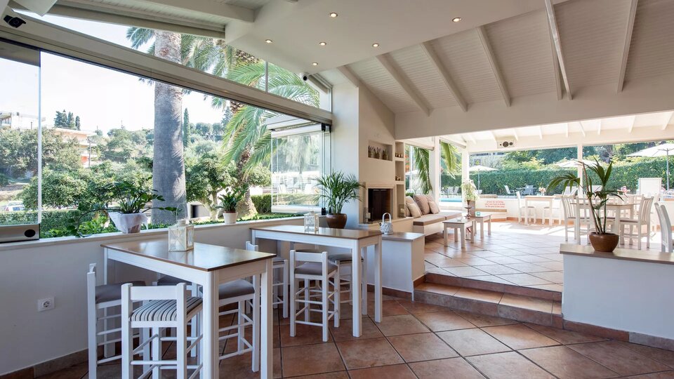 Anita Hotel Corfu bar