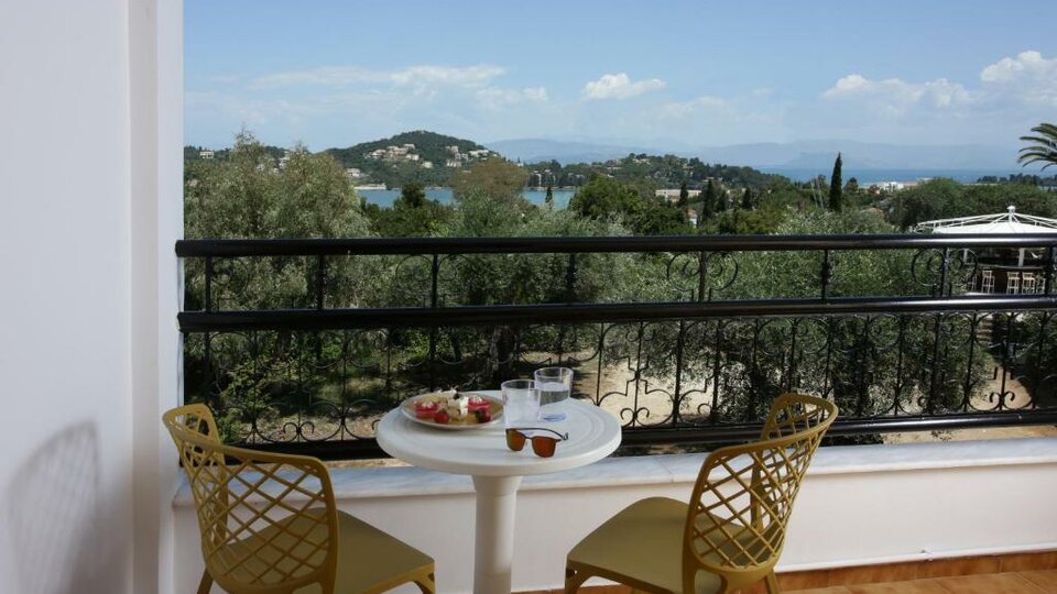 Paradise Hotel Corfu terasa