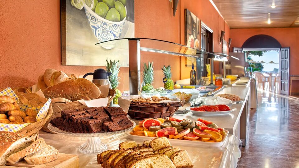 Paradise Hotel Corfu švedski sto