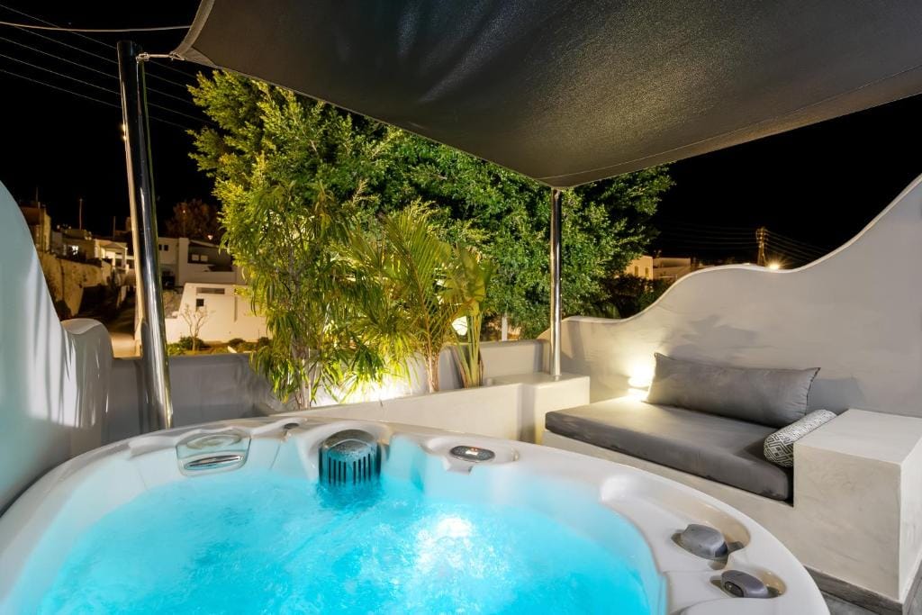 Oasis Suites Fira