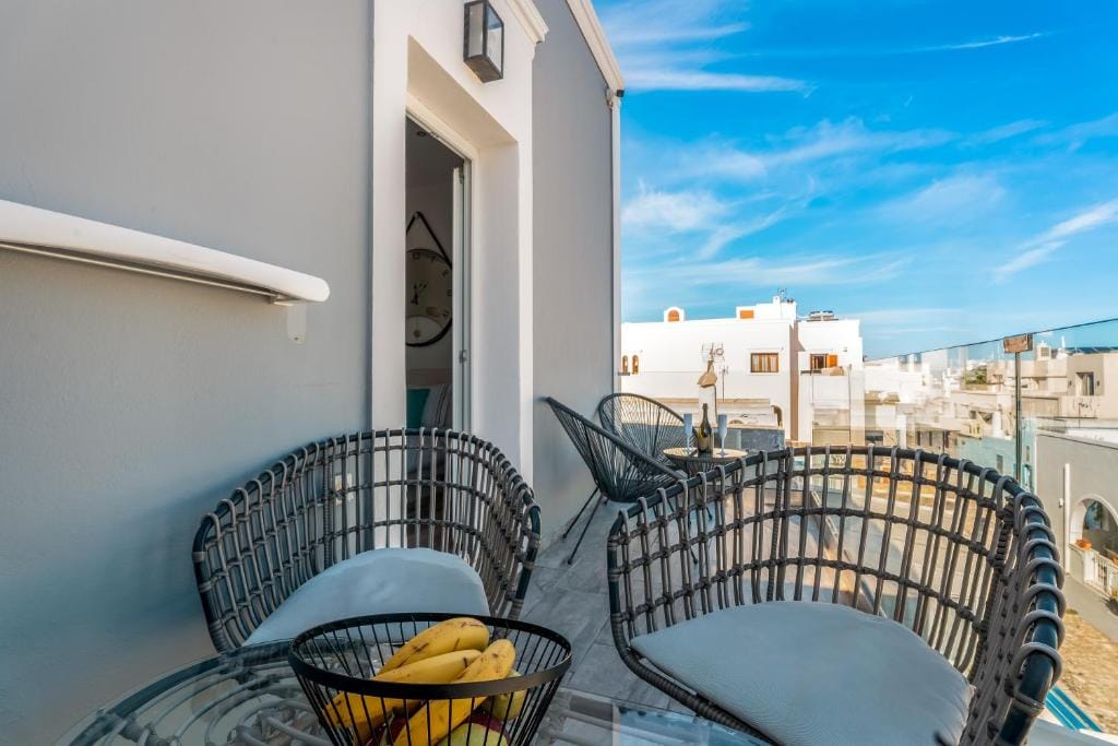 Oasis Suites Fira