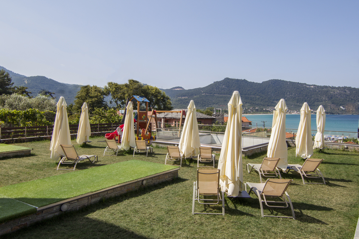 Hotel Ntinas Filoxenia basta sa lezaljkama.jpg