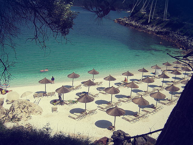 Hotel Ntinas Filoxenia beach.jpg