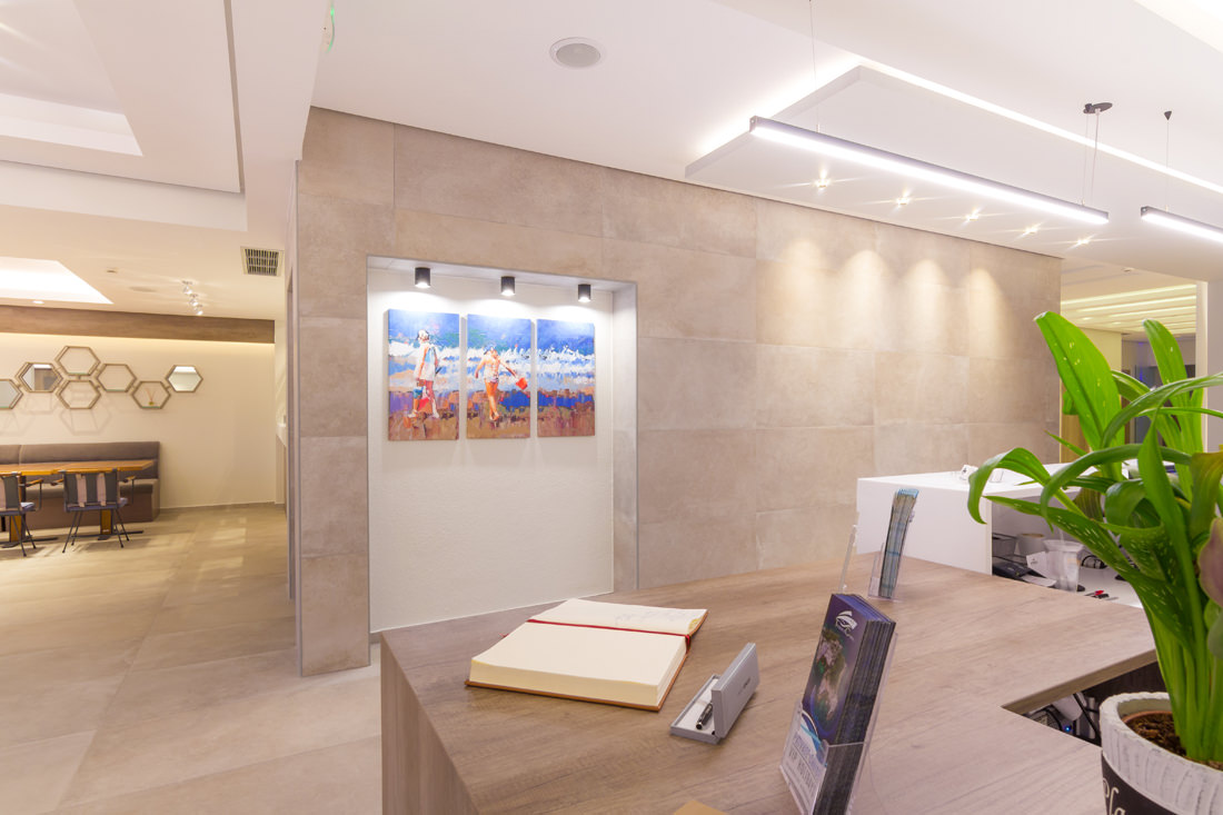Hotel Ntinas Filoxenia reception.jpg
