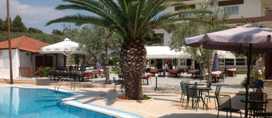 Hotel Olympic Bibis bazen i bar.jpg