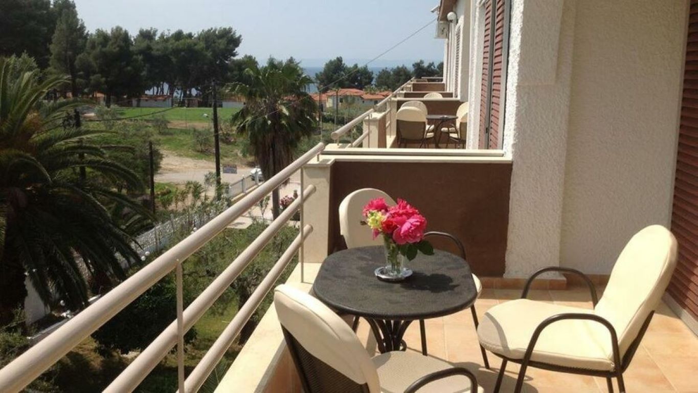 Hotel Olympic Bibis pogled sa terase.jpg