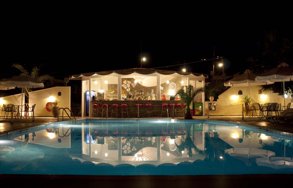 Hotel Olympion Melathron Pool bar.jpg
