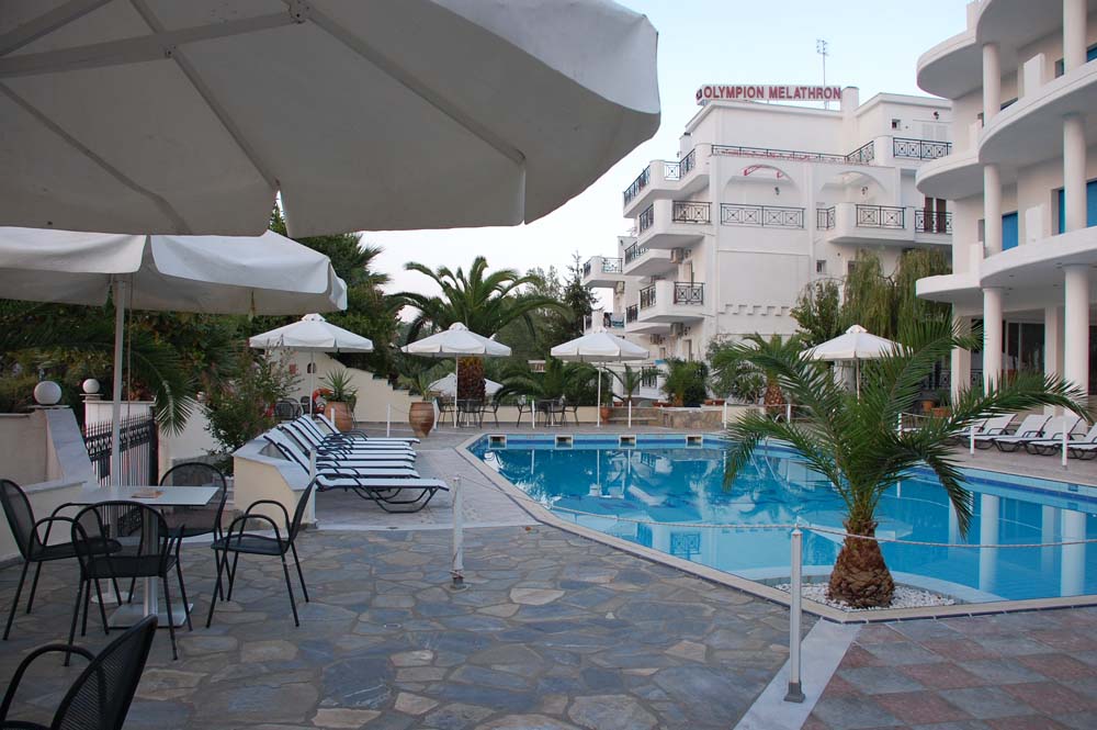 Hotel Olympion Melathron pool.jpg