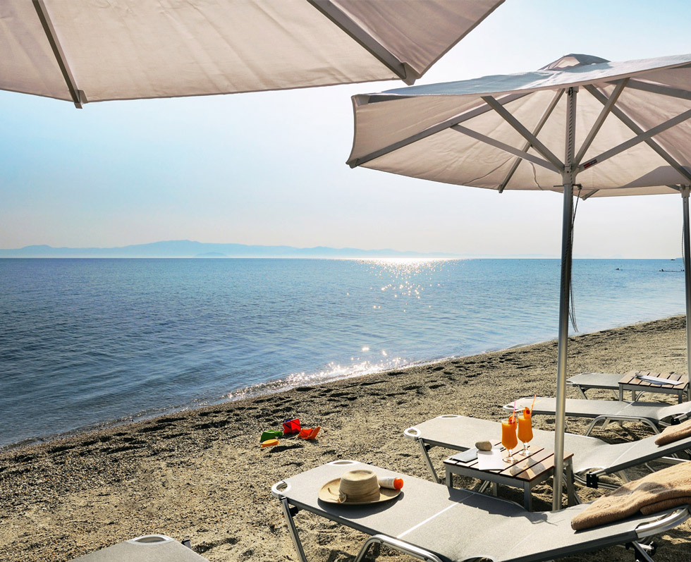 Hotel Ostria Sea Side beach.jpg