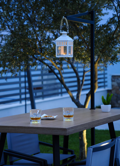 Hotel Ostria Sea Side night bar.jpg