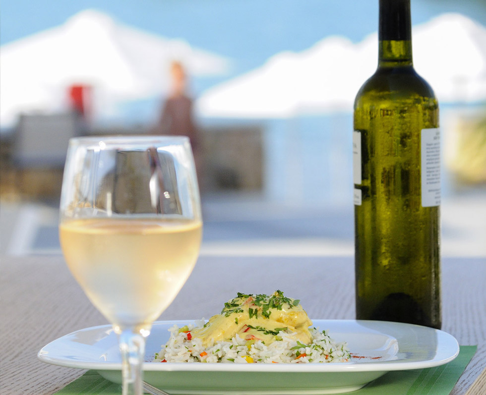 Hotel Ostria Sea Side rucak.jpg