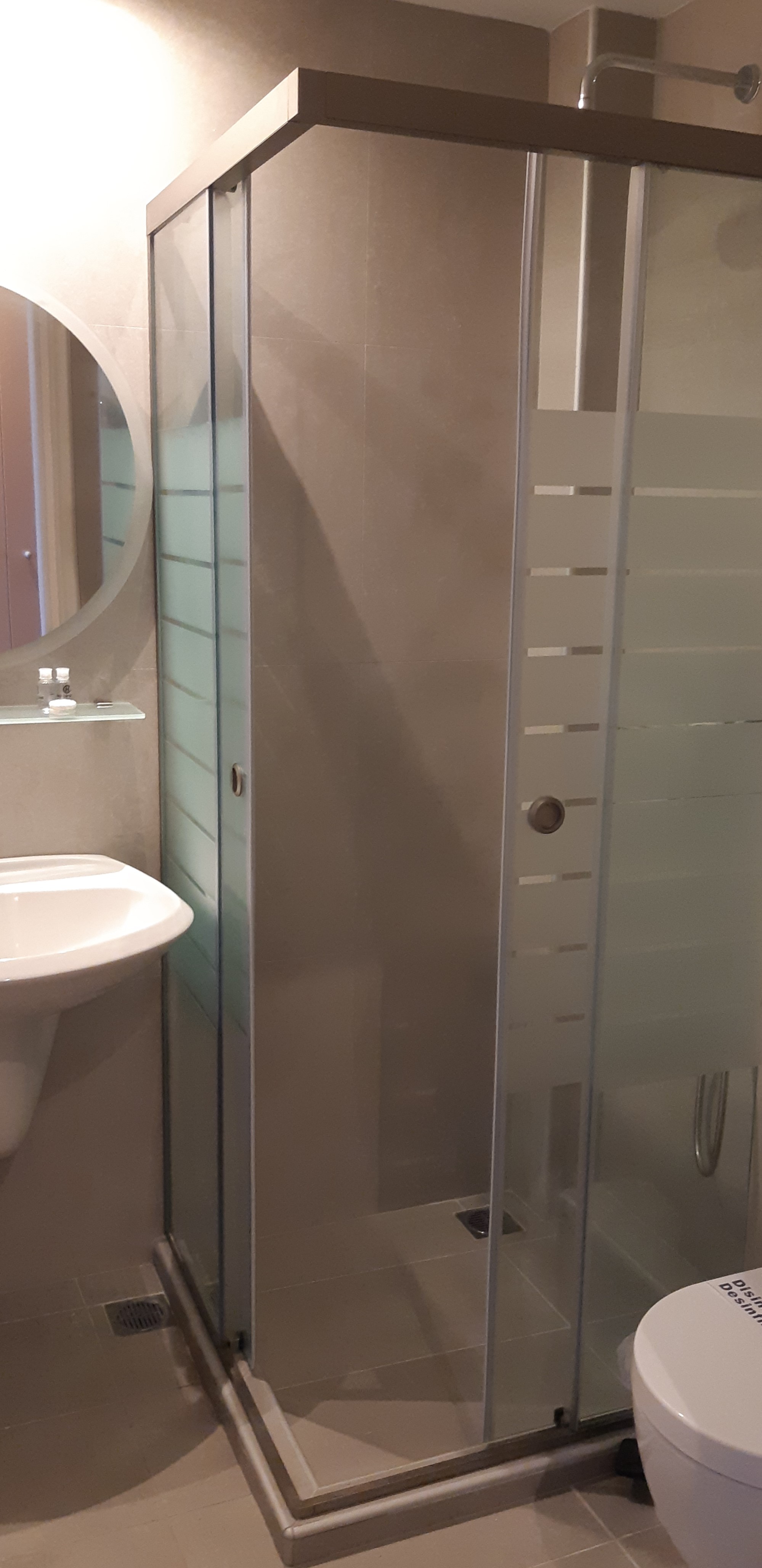 Hotel Palladium bathroom.jpg