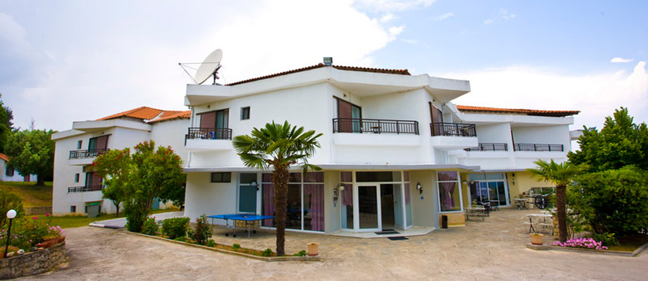 Hotel Pashos spolja.jpg