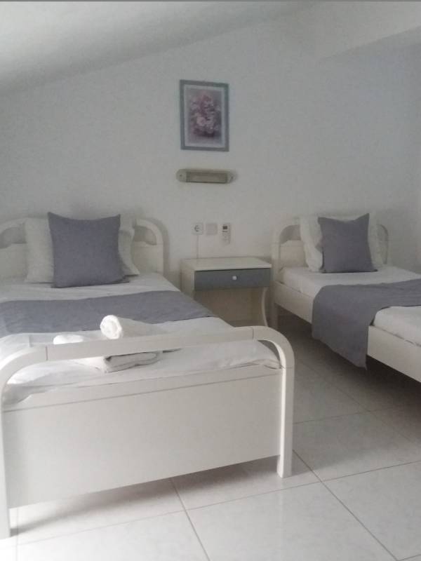 Hotel Pegasus six beds room 1.jpg