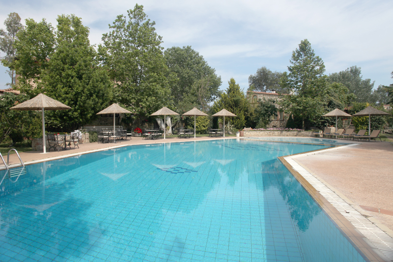Hotel Petrino Suites bazen 1.jpg